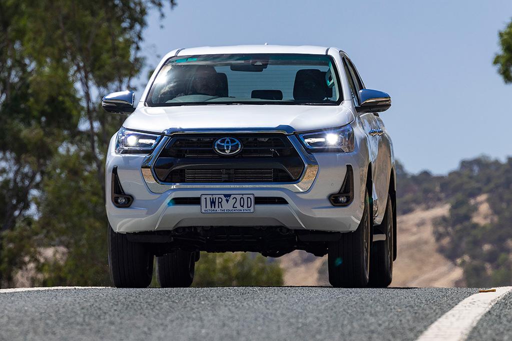 Toyota Hilux SR5 2023 image 5
